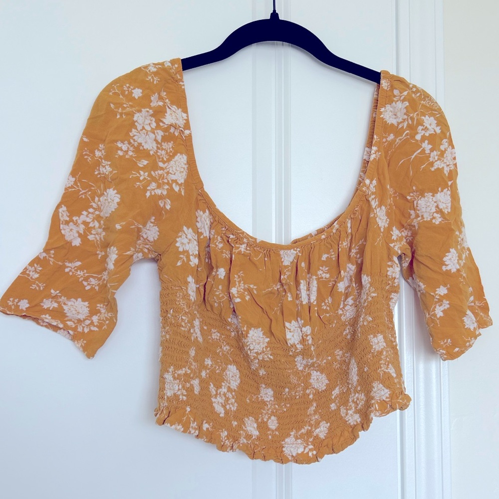 BP. Yellow Floral - Low scoop neck blouse 💛